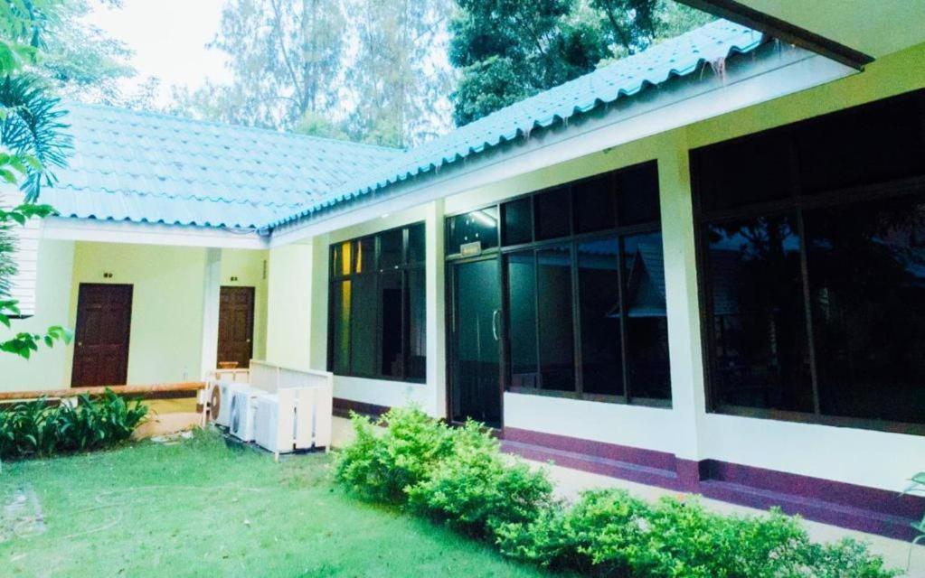 The Pine Resort Pathum Thani Exterior foto