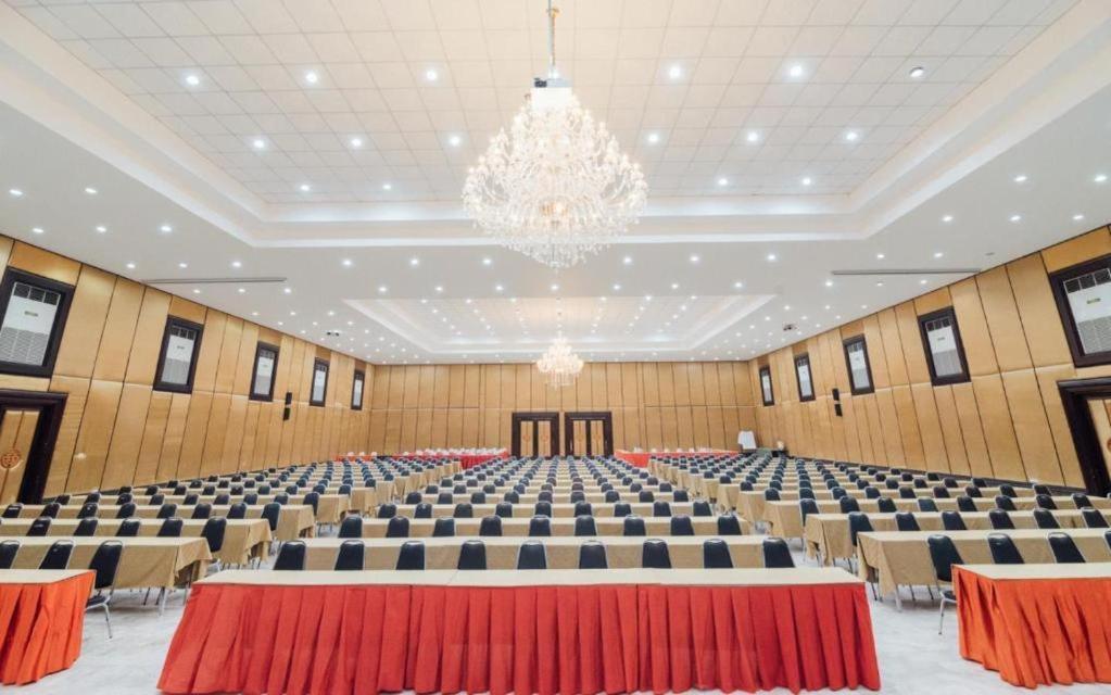 The Pine Resort Pathum Thani Exterior foto