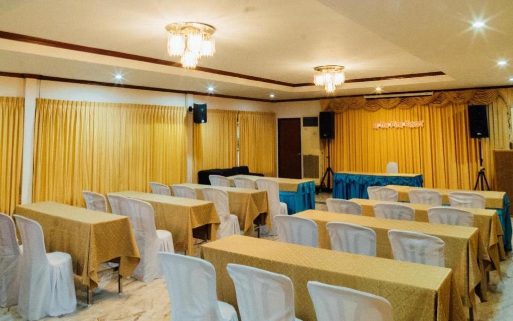 The Pine Resort Pathum Thani Exterior foto