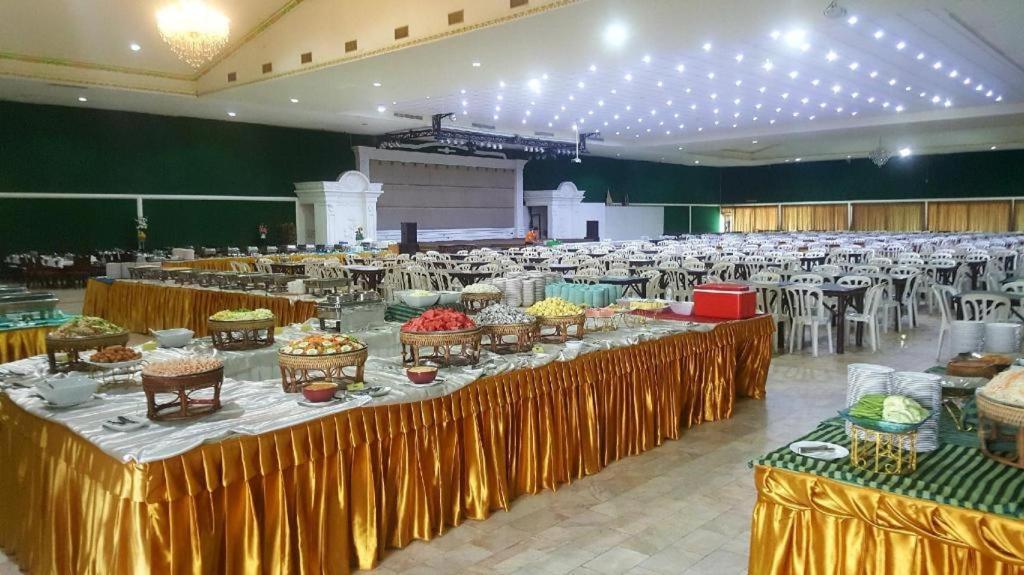 The Pine Resort Pathum Thani Exterior foto